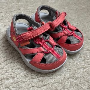 Toddler Columbia sandals 🤍